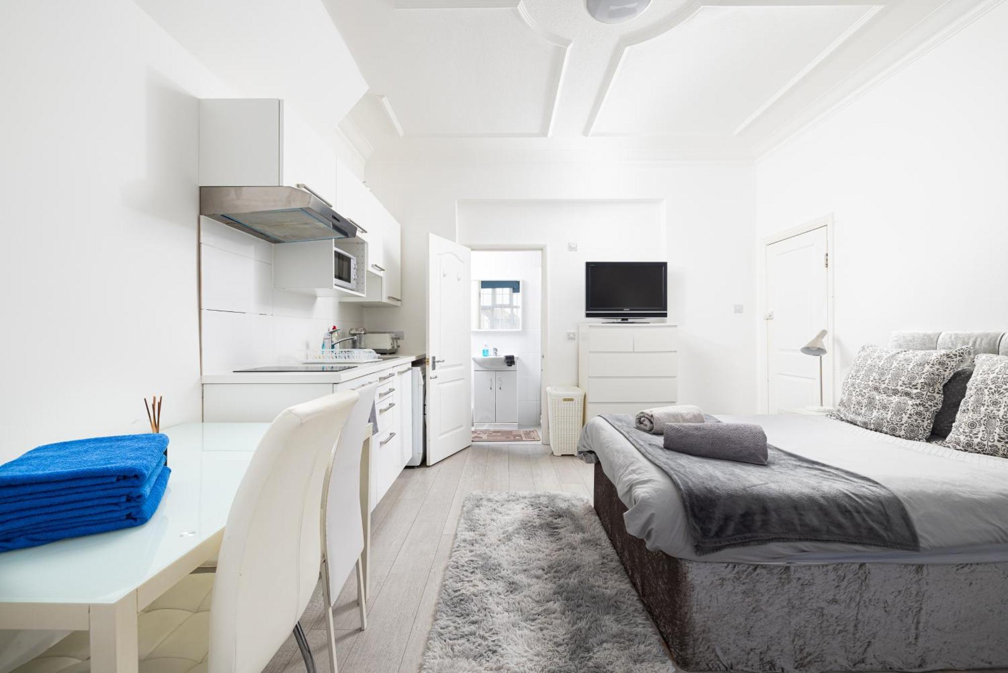 Bright Studio On Golders Green Road ลอนดอน ภายนอก รูปภาพ