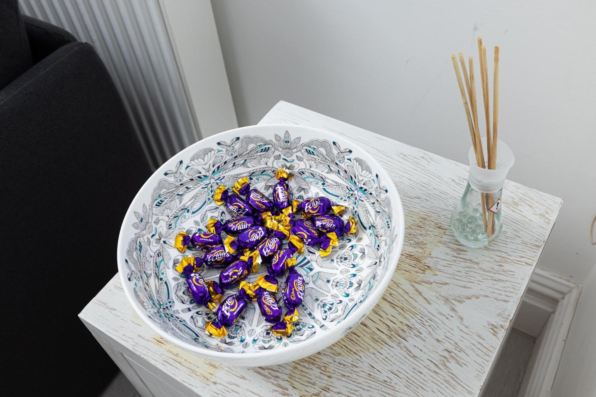 Bright Studio On Golders Green Road ลอนดอน ภายนอก รูปภาพ